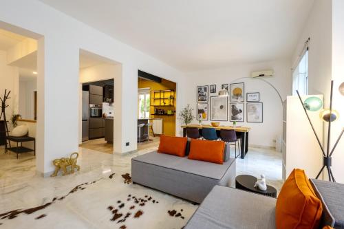 Maia Luxury Apartment in Monteverde — 4-Star Luxury Hotel in Rome, Italy