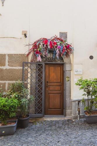 Palazzetto San Lorenzo — 4-Star Luxury Hotel in Viterbo, Italy