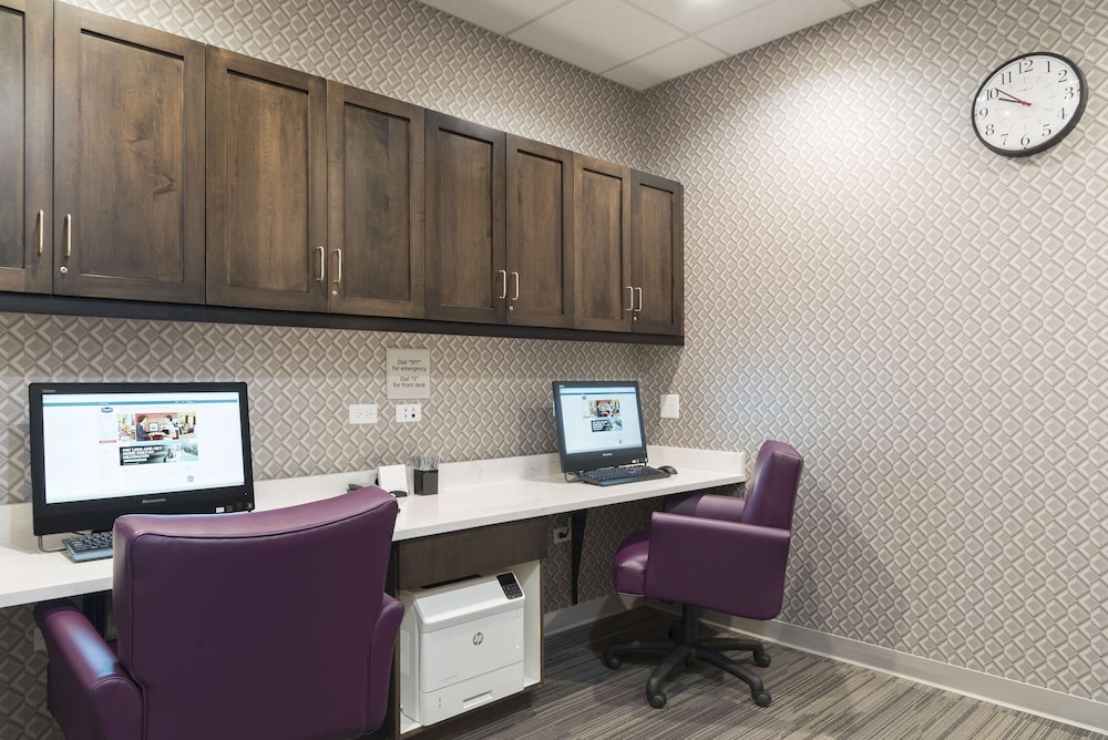 Hampton Inn & Suites Chicago Schaumburg - photo 37
