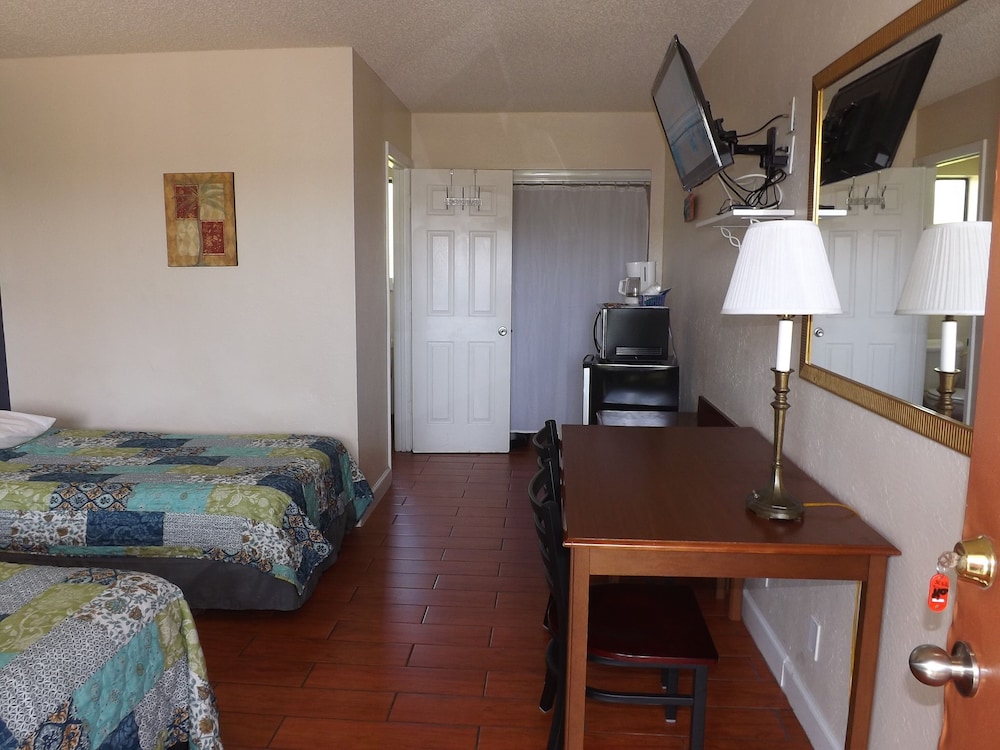 Palm Breeze Hotel - photo 16