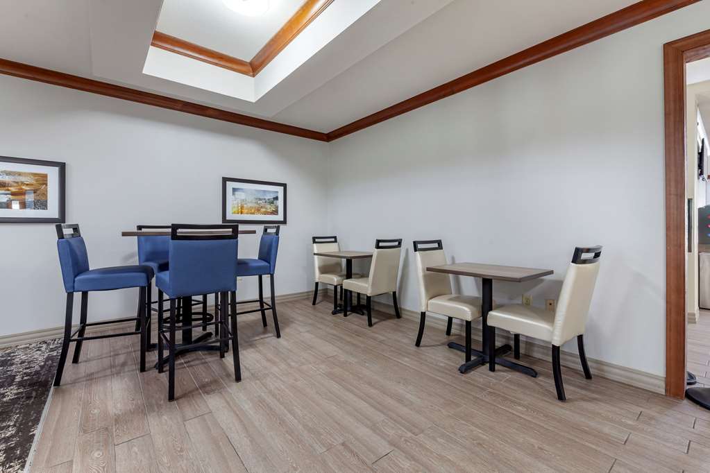 Best Western Plus Sparta Trail Lodge - photo 35