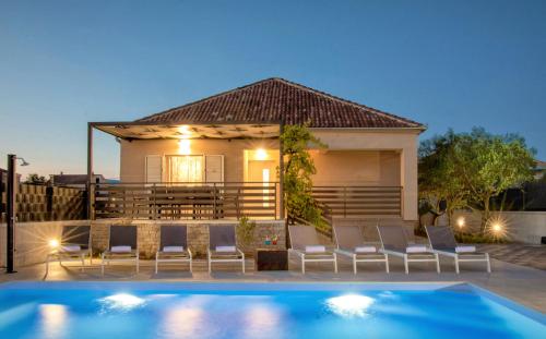 Villa Residence Sunrise — 4-Star Luxury Hotel in Privlaka, Croatia