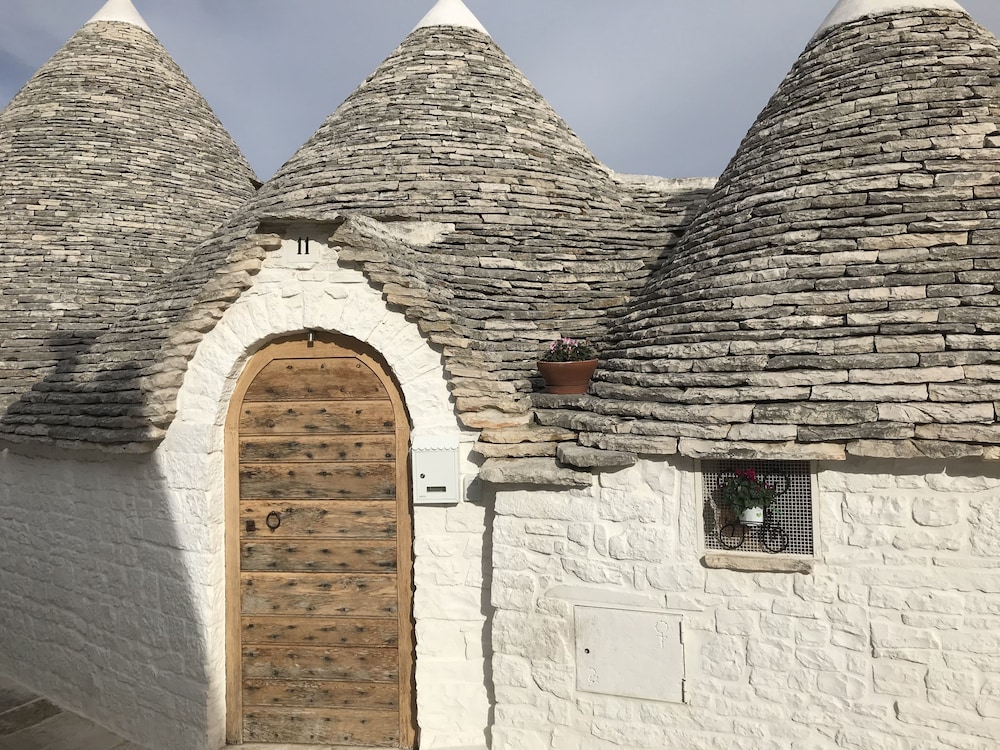 Trulli Aria di Casa — 4-Star Luxury Hotel in Alberobello, Italy