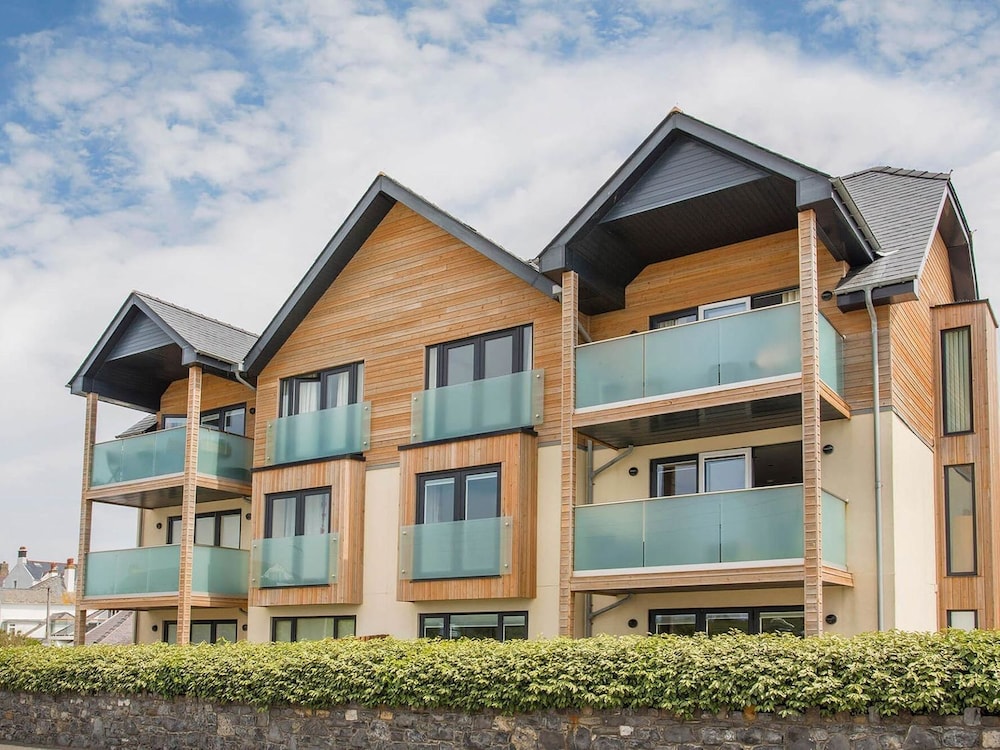 4 Y Bae — 4-Star Luxury Hotel in Holyhead, United Kingdom