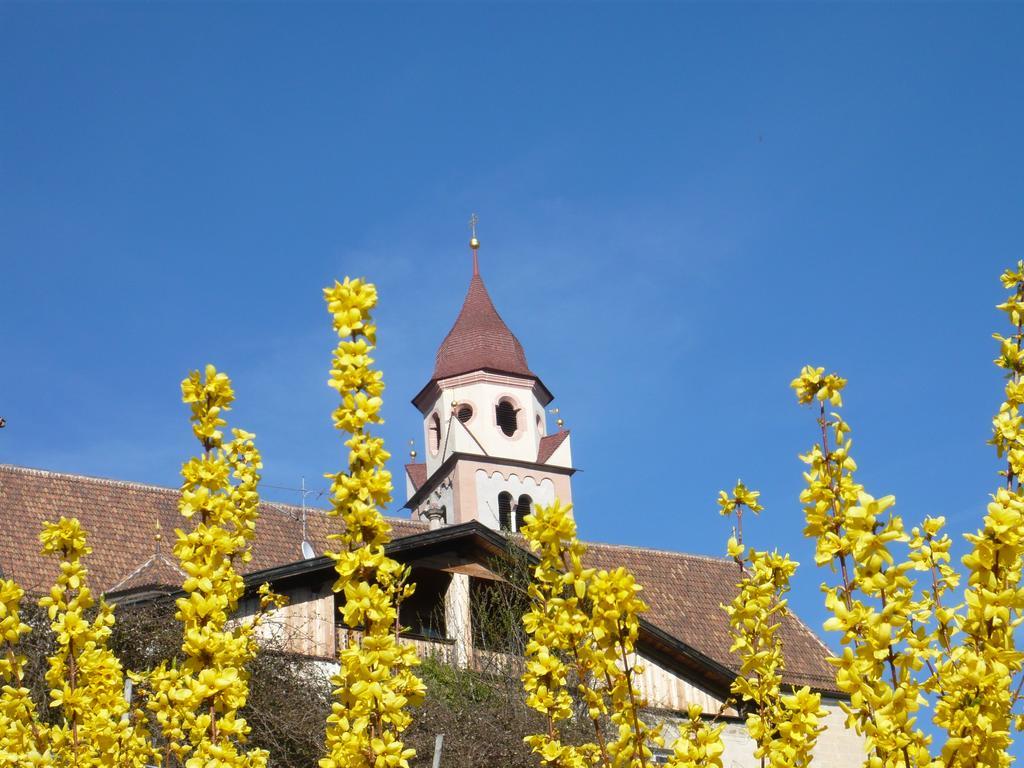Hotel Zum Tiroler Adler - carbon neutral hotel in Tirolo