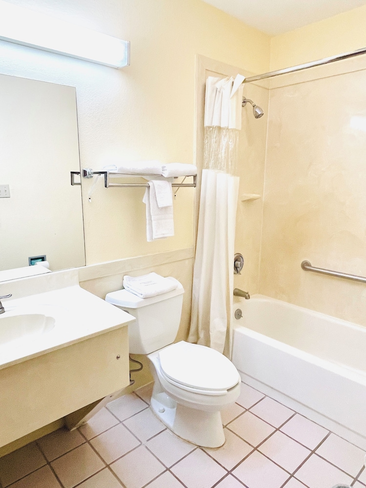 Western Inn Express - photo 17