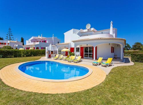 Villa Fragrancia Unico 4 Bedroom Villa Perfect For Families Pool — 4-Star Luxury Hotel in Porches, Portugal