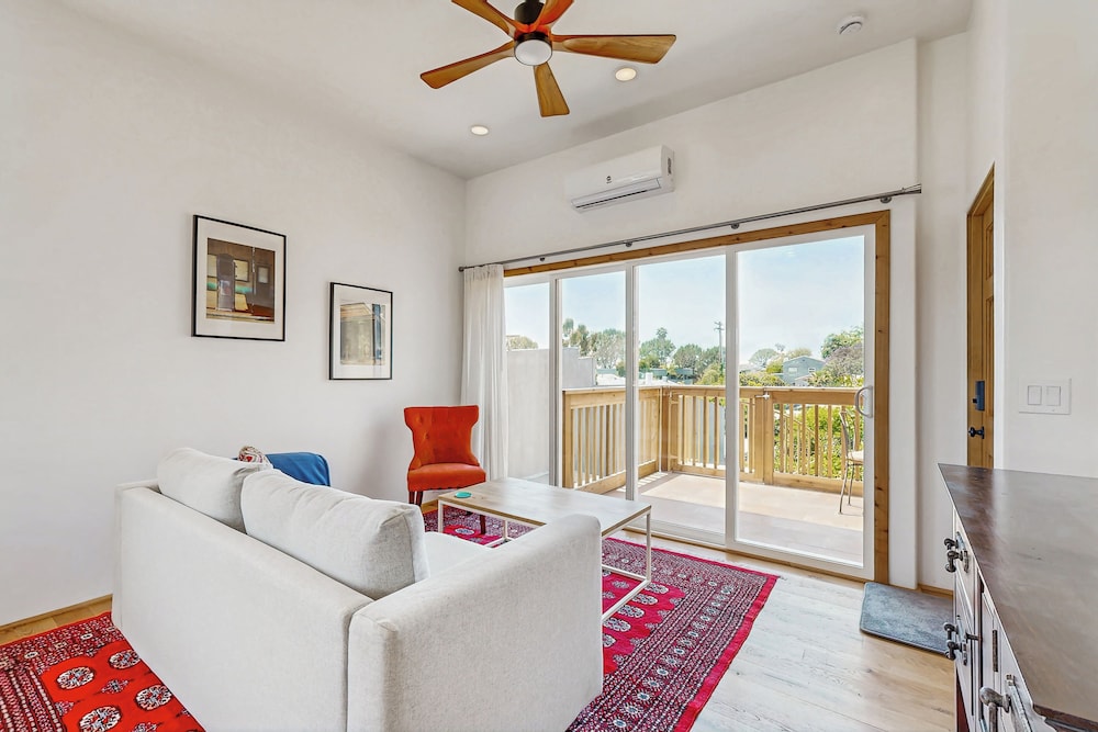 Walk to Torrey Pines Beach Beachwalk Bungalow — 4-Star Luxury Hotel in San Diego, United States