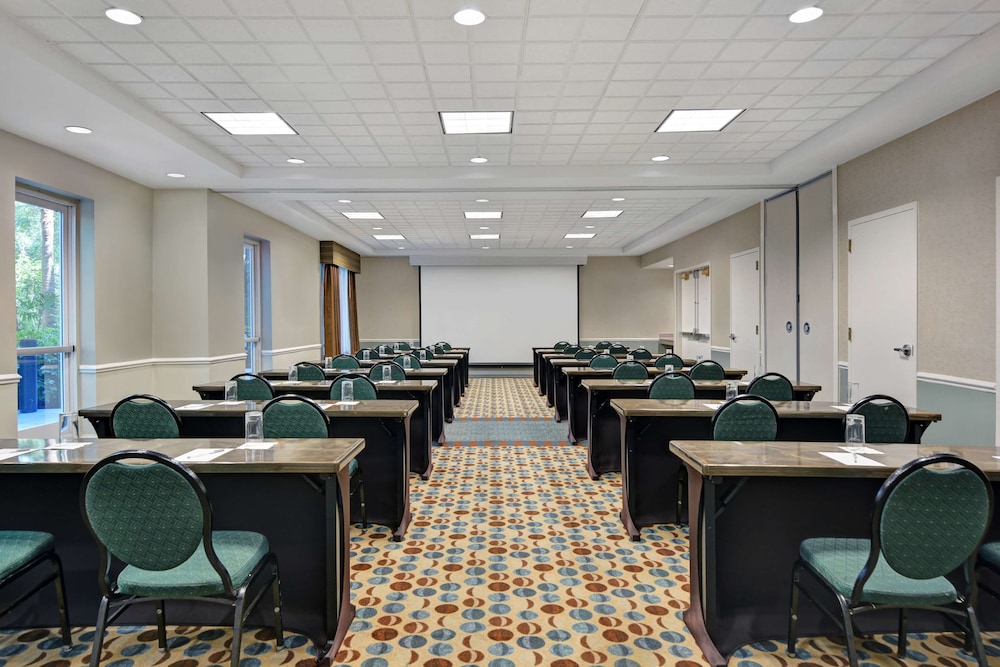 Hilton Garden Inn Jacksonville JTB Deerwood Park - photo 44