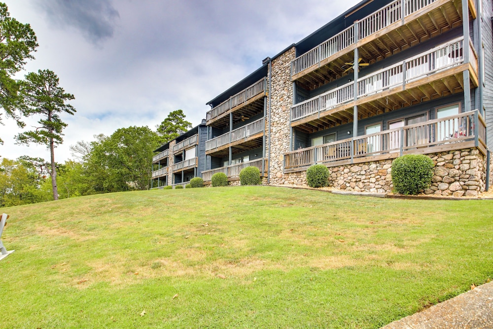5 Mi to Casino: Waterfront Condo in Hot Springs - photo 18