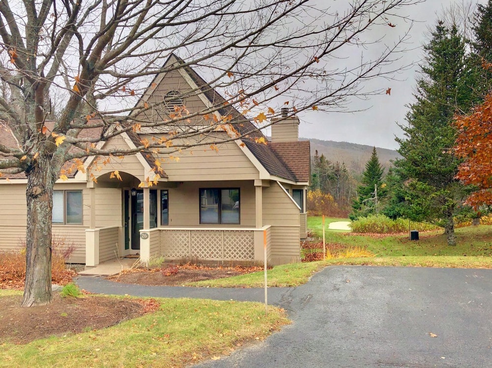 F7 Comfortable golf course townhouse within walking distance of Mount Washington Hotel — hotel in Carroll