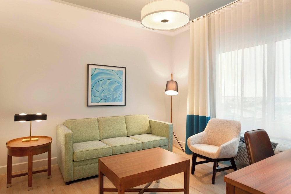 Four Points by Sheraton Miami Airport - photo 9