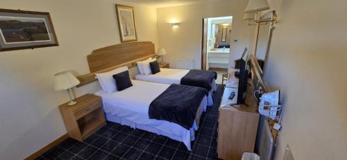 The Red Lion Tavern — Fochabers