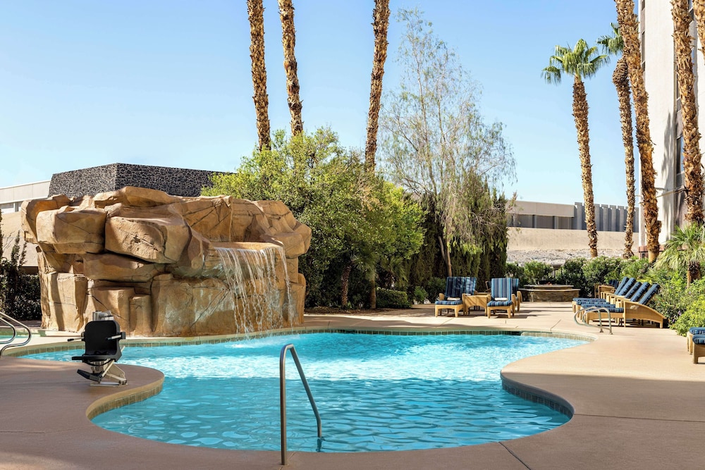 Hampton Inn Tropicana - photo 37