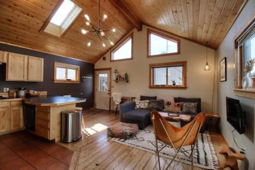 Little Lodge Leadville: charming 2bd — 4-Star Luxury Hotel in Leadville, United States