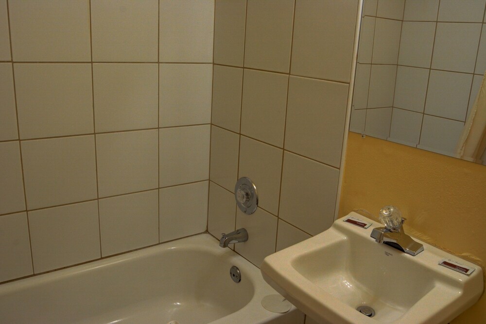 Value Motel - photo 16