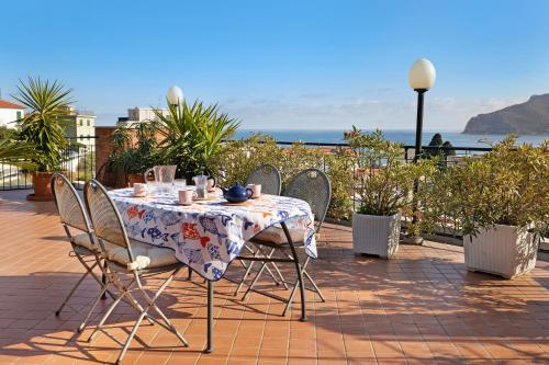 Attico Cielo e mare — 4-Star Luxury Hotel in Spotorno, Italy