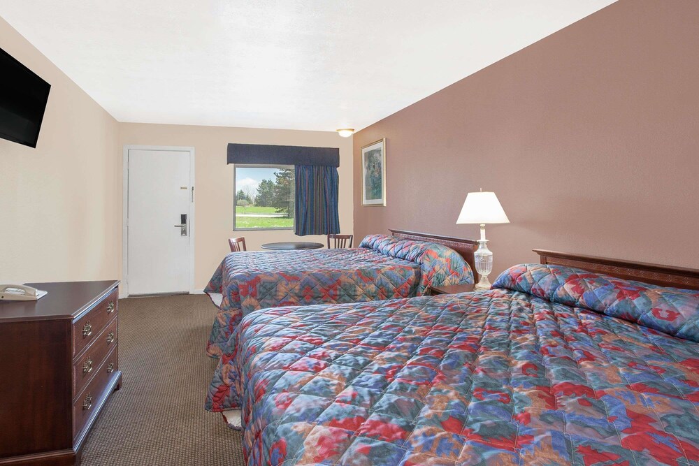 Knights Inn Grand Blanc - photo 6