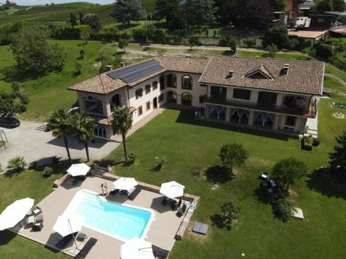 La Casa In Campagna — 4-Star Luxury Hotel in Calosso, Italy