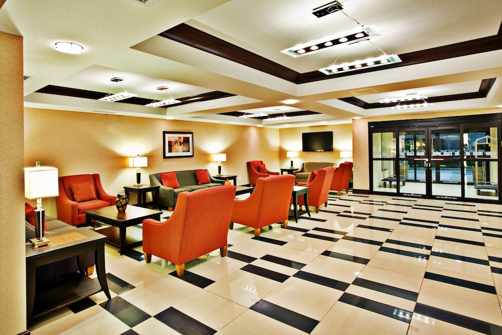 Holiday Inn Express Hotel & Suites Crawfordsville by IHG - photo 2