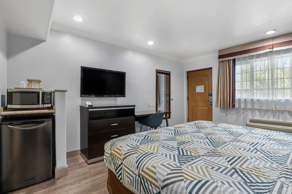 Motel 6 Carlsbad CA North - photo 11