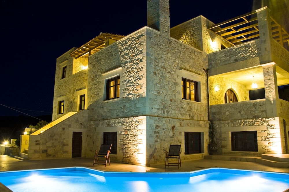 Cozy Stone Villa — 4-Star Luxury Hotel in Platanos, Greece