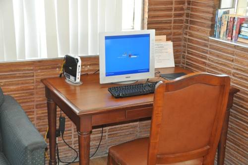 Pasadena Inn & Suites - photo 7