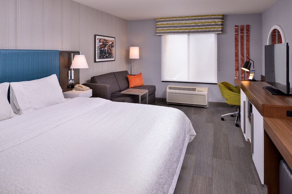Hampton Inn & Suites Carson City - photo 10