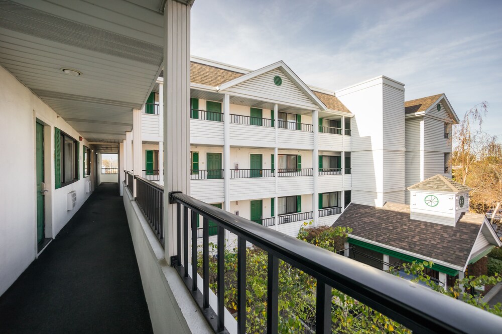 San Mateo SFO Airport Hotel - photo 20