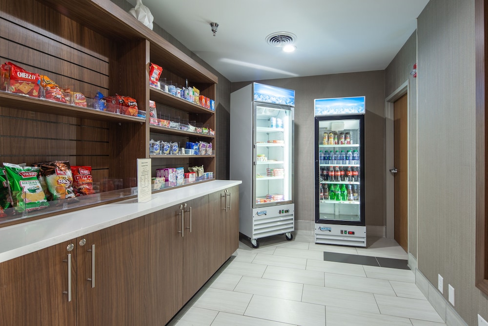 Holiday Inn Express & Suites Chattanooga by IHG - photo 37