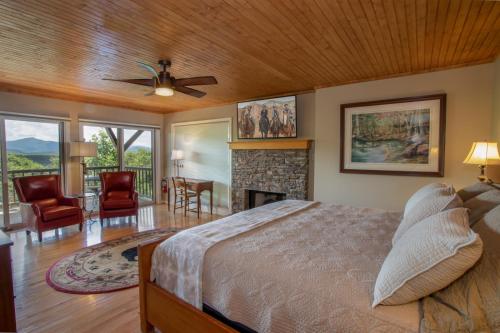 Misty Ridge Retreat in Blowing Rock, United States