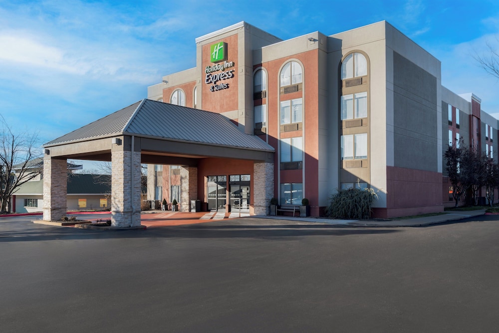Holiday Inn Express Hotel & Suites Bentonville by IHG - photo 54