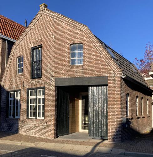 RetreatHouse — 4-Star Luxury Hotel in Lith, Netherlands
