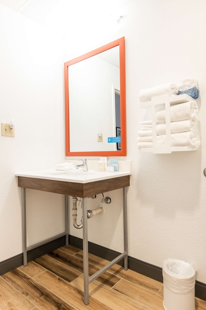 Hampton Inn by Hilton of Kuttawa Eddyville - photo 41