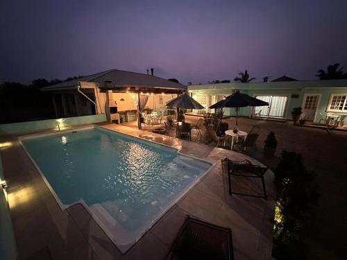 Studio completo ar e piscina in Palhoca, Brasil