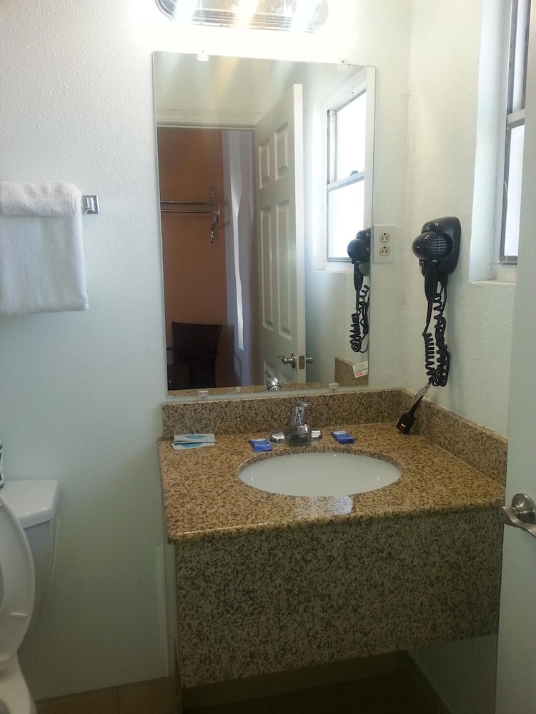 Budget Inn Fort Stockton - photo 15