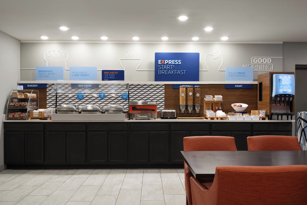 Holiday Inn Express & Suites Sebring by IHG - photo 40