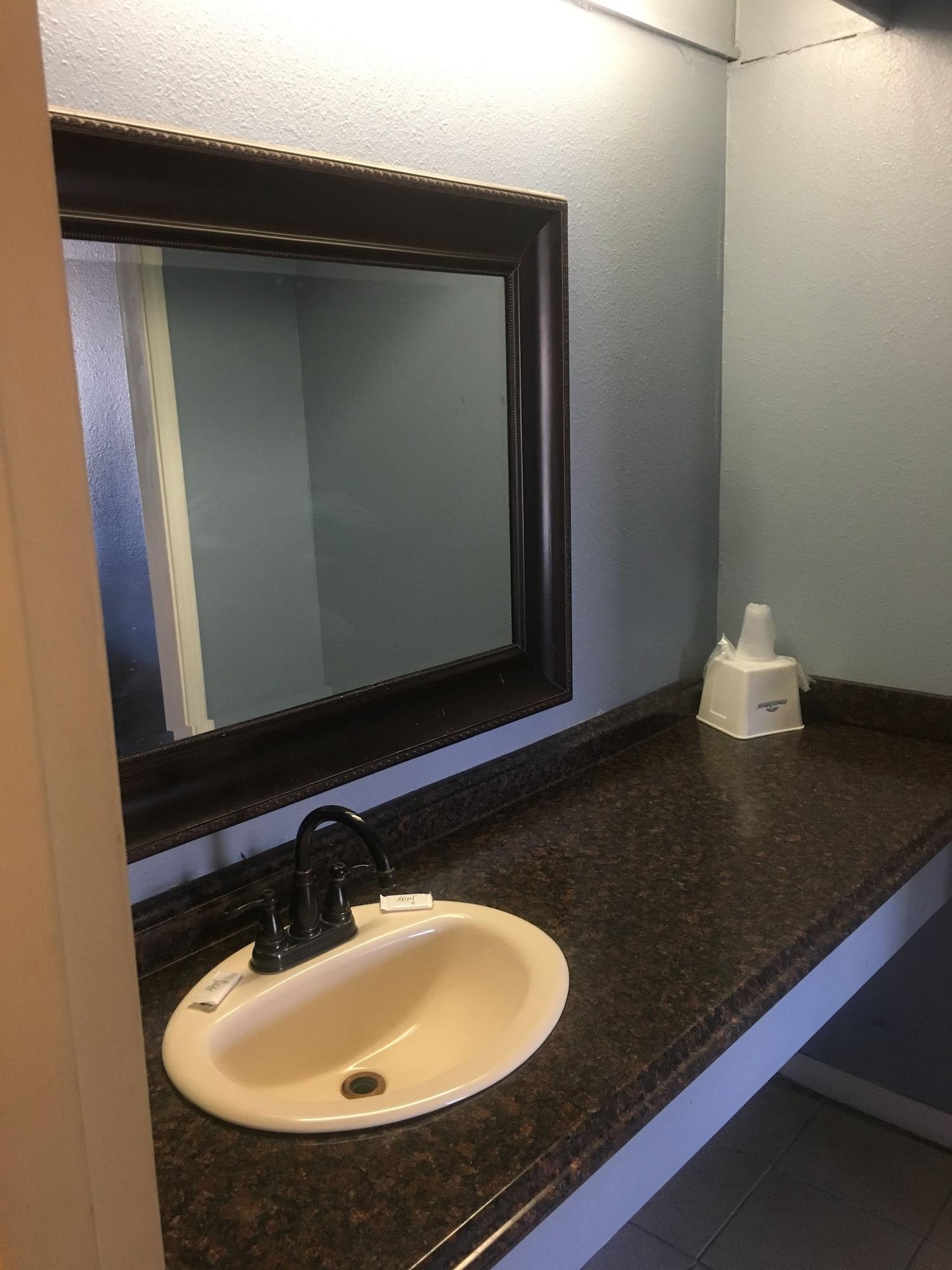 Cumberland Inn Near Downtown - photo 12