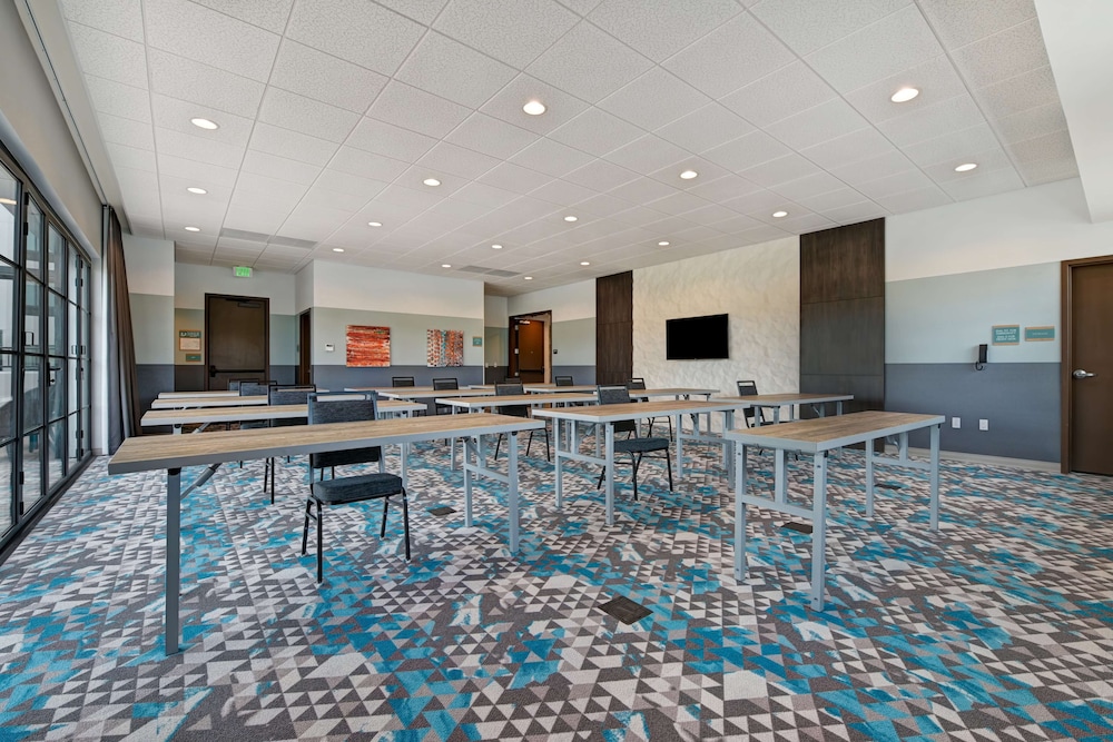 Home2 Suites by Hilton Atascadero CA - photo 41