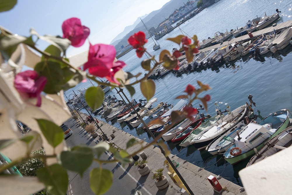 Porto Sole Rooms — 4-Star Luxury Hotel in Portoferraio, Italy