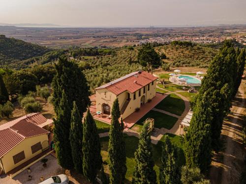 Agriturismo Mercurio — 4-Star Luxury Hotel in Campiglia Marittima, Italy