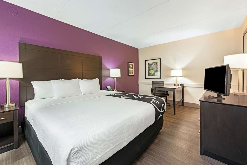 La Quinta Inn by Wyndham Miami Airport North - photo 19