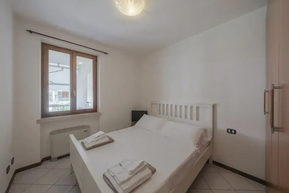 Apt24 Trilocale Vicino Al Lago Con Posto Auto in Desenzano Del Garda, Italy