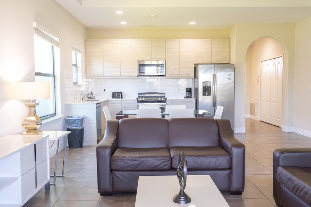 Balmoral Resort 169cc 3 Bedroom Home by RedAwning - photo 13
