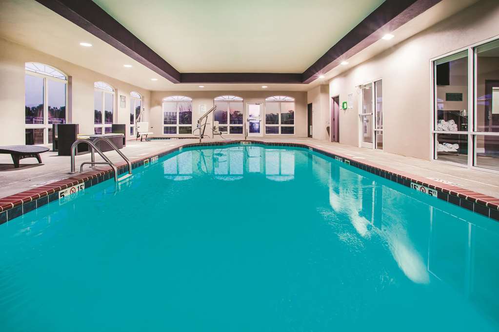 La Quinta Inn & Suites by Wyndham Russellville - photo 6