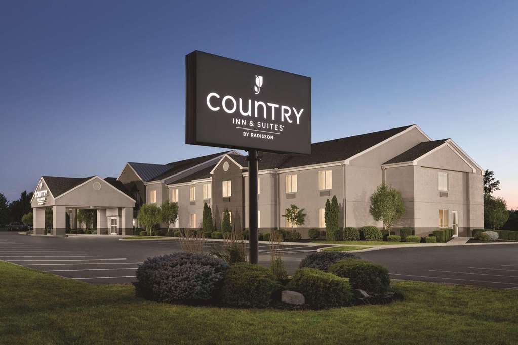 Country Inn & Suites by Radisson Port Clinton OH — hotel in Port Clinton