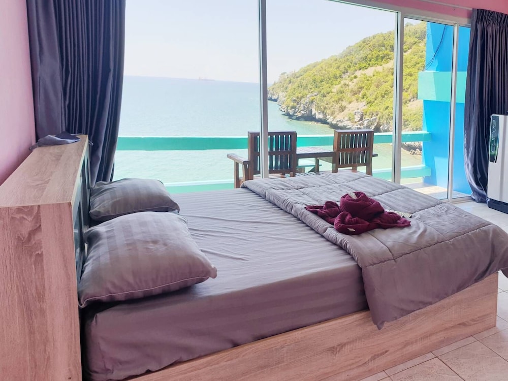 Sripitsanu Bungalows in Chon Buri, Thailand