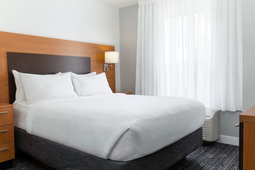 TownePlace Suites Erie - photo 6
