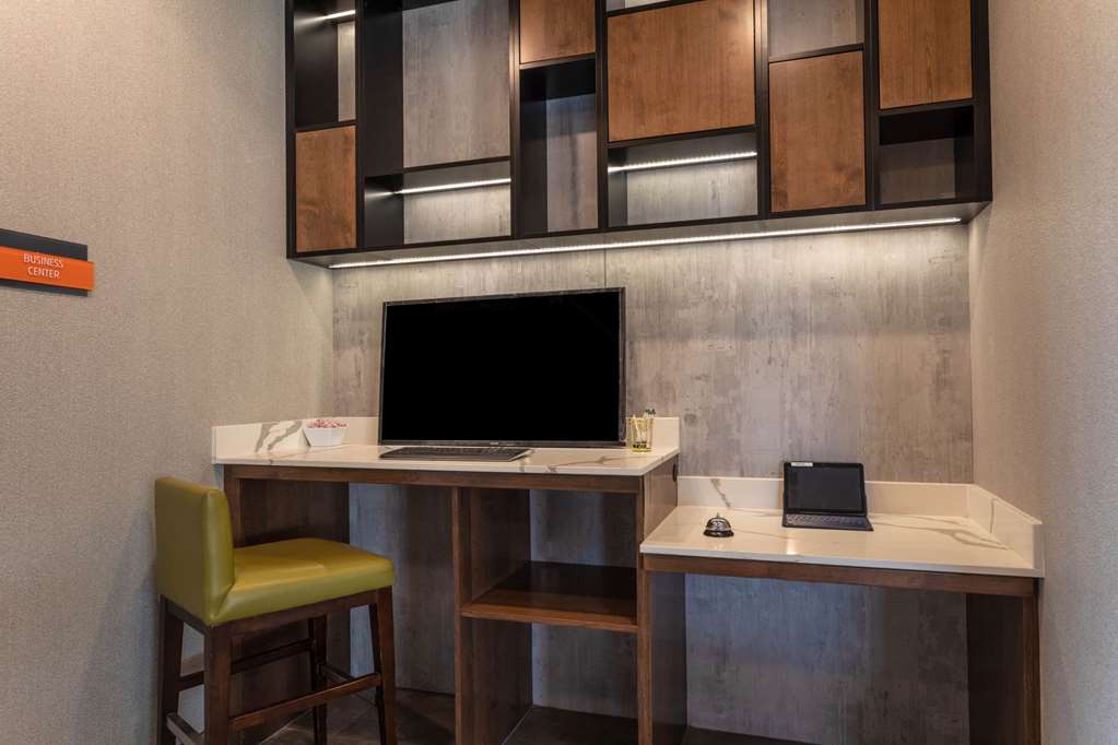 La Quinta Inn & Suites by Wyndham Limon - photo 38