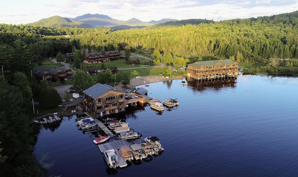 Ampersand Bay Resort — hotel in Saranac Lake